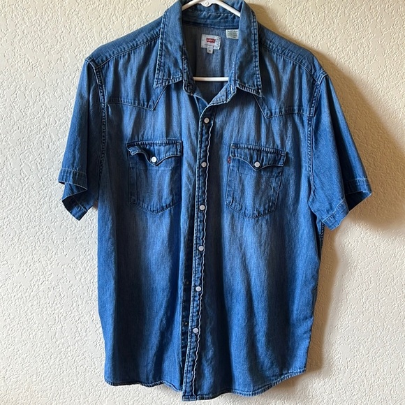 Levi's Tops - 𝅺✨ Levi’s Denim short sleeve